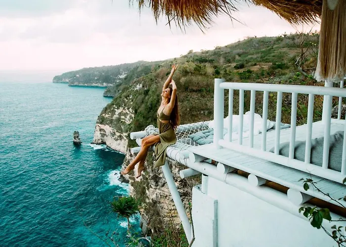 Tropical Glamping Nusa Penida Diamond - Cliff Side Edge Villa