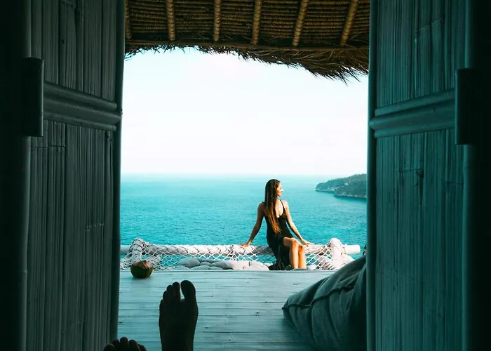 Tropical Glamping Nusa Penida Diamond - Cliff Side Edge Villa *