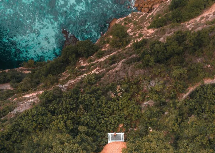 Tropical Glamping Nusa Penida Diamond - Cliff Side Edge Villa Pelilit