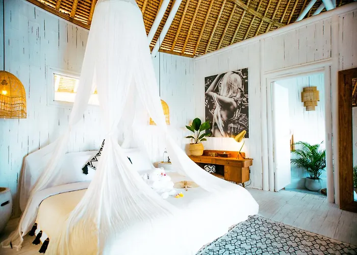 Tropical Glamping Nusa Penida Diamond - Cliff Side Edge Pelilit